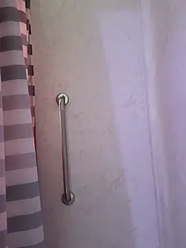 Tamiii420 online show from April 2026 04:45:01 PM