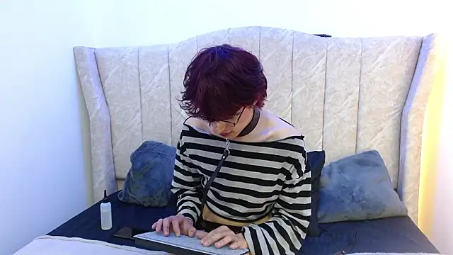 Angel adrien online show from February 2026 01:04:01 PM