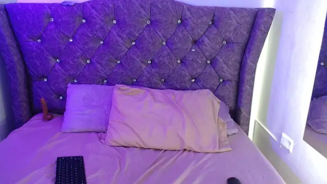 Angel adrien online show from April 2026 12:50:01 PM