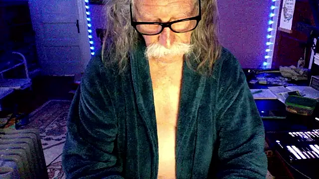 LickYourYoni online show from April 2026 02:32:01 PM