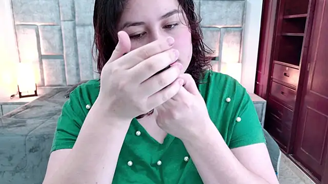 azul veraa online show from April 2026 12:14:02 PM