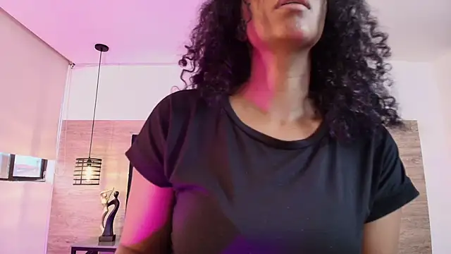 Ellie-Alves online show from July 2026 01:51:02 PM