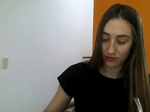 Noracherry online show from February 2026 11:37:02 AM