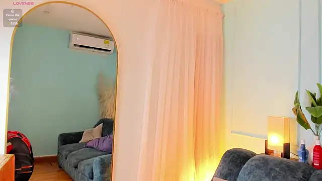 Nicki Ripperton online show from April 2026 04:17:02 AM