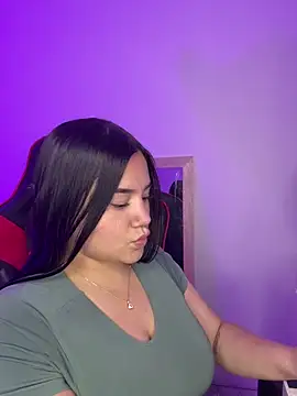 Snapshot of abby_gonzales chatting on February 2026 05:28:02 AM abby gonzales online show from February 2026 05:28:02 AM