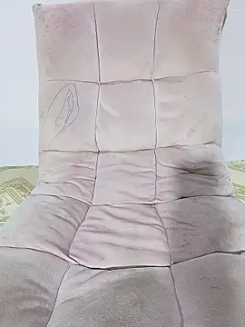 Snapshot of MiaBaba chatting on January 2026 08:11:02 PM MiaBaba online show from January 2026 08:11:02 PM