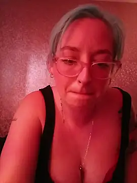 Snapshot of mommamilf69 chatting on January 2026 10:29:01 AM mommamilf69 online show from January 2026 10:29:01 AM