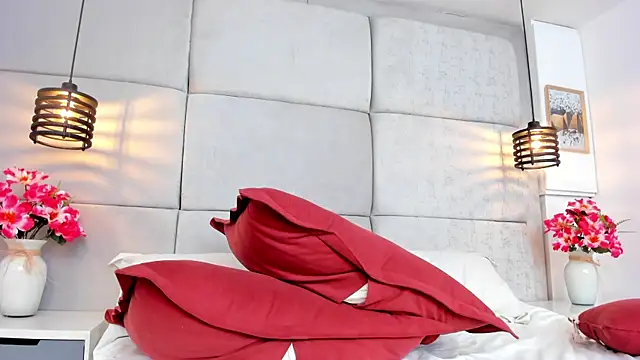 Snapshot of IvonneOwen chatting on April 2026 11:30:02 AM IvonneOwen online show from April 2026 11:30:02 AM