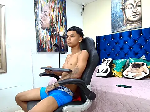 angelcutexx18 online show from April 2026 08:11:01 PM