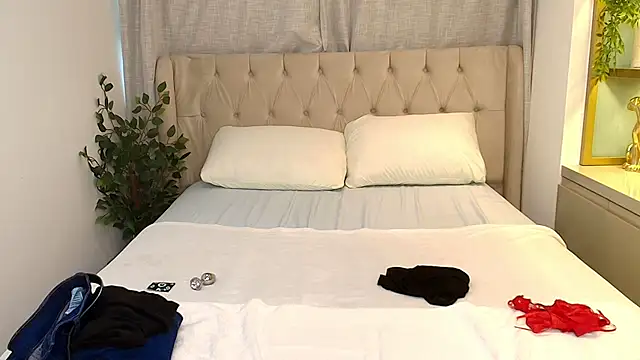 Snapshot of Maxine_Spencer chatting on February 2026 08:20:01 PM Maxine Spencer online show from February 2026 08:20:01 PM