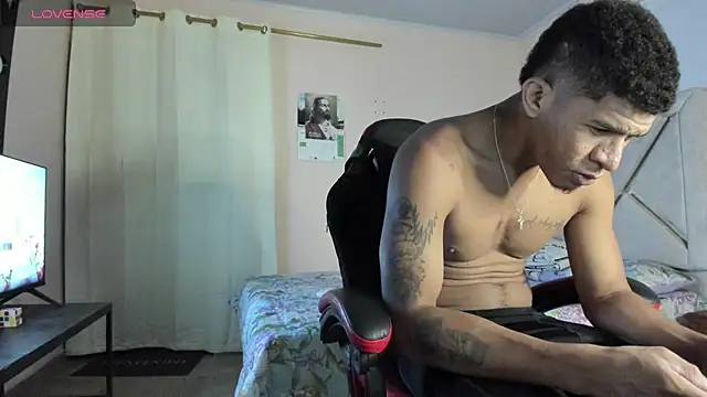 Snapshot of antonio_aguilarx chatting on July 2026 02:25:01 AM antonio aguilarx online show from July 2026 02:25:01 AM