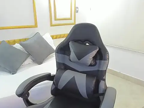 bella fernand online show from February 2026 07:01:02 PM