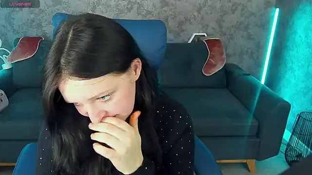 MiraSoliss online show from January 2026 09:22:01 AM