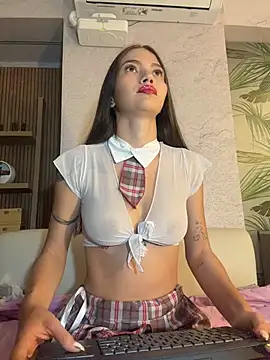 EmmaJhoons online show from February 2026 12:04:01 PM