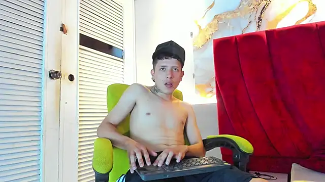 ESTEBAN 2102 online show from January 2026 07:48:02 PM