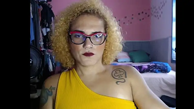 Snapshot of Queen_Domme_de_paus chatting on February 2026 06:06:01 PM Queen Domme de paus online show from February 2026 06:06:01 PM