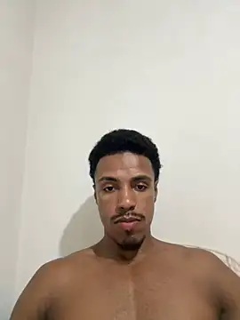 Snapshot of LorenzoBlack27 chatting on April 2026 09:48:02 PM LorenzoBlack27 online show from April 2026 09:48:02 PM