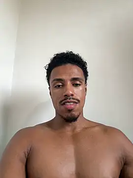 Snapshot of LorenzoBlack27 chatting on April 2026 07:37:01 PM LorenzoBlack27 online show from April 2026 07:37:01 PM