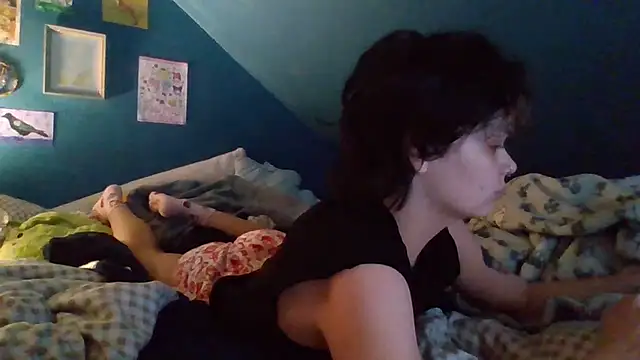 quwuinnie333 online show from February 2026 04:28:02 AM