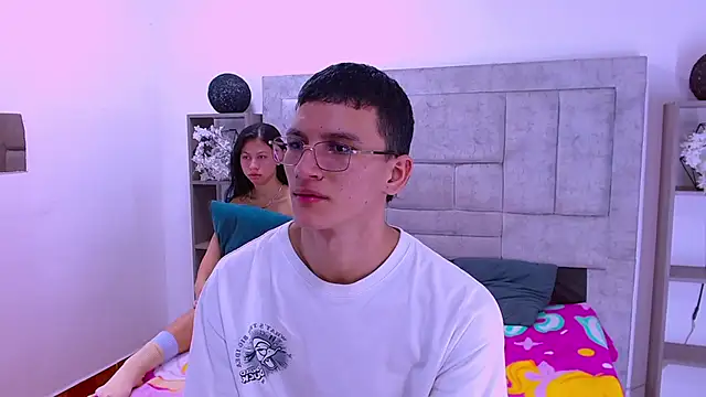 Snapshot of Sophi_and_Jack chatting on February 2026 03:57:02 AM Sophi and Jack online show from February 2026 03:57:02 AM