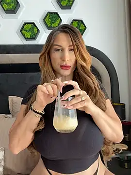 Snapshot of LucyBridgette chatting on July 2026 01:14:02 PM LucyBridgette online show from July 2026 01:14:02 PM