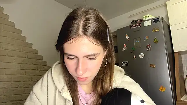 ElsieKuhlmann online show from March 2026 04:13:02 AM