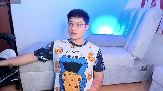 Theo Rowan online show from February 2026 06:48:01 PM