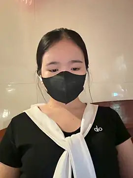 Gwen879 online show from April 2026 02:20:01 AM