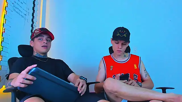 Snapshot of Thomas-Wil chatting on February 2026 05:55:02 AM Thomas-Wil online show from February 2026 05:55:02 AM