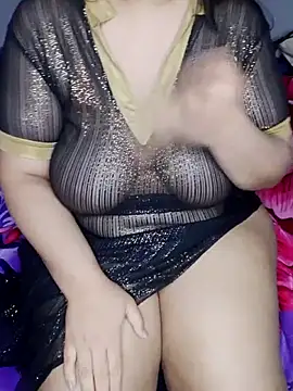 Snapshot of Curvymoza chatting on April 2026 01:05:02 AM Curvymoza online show from April 2026 01:05:02 AM