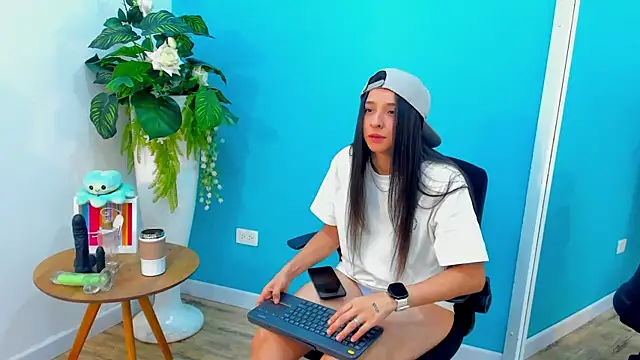 ViictoriiaSaenz online show from March 2026 04:47:01 AM