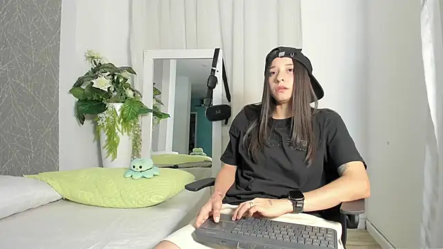 Snapshot of ViictoriiaSaenz chatting on April 2026 03:59:01 AM ViictoriiaSaenz online show from April 2026 03:59:01 AM