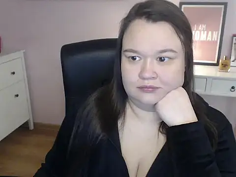 Snapshot of HollyDanceSoul chatting on February 2026 05:22:01 AM HollyDanceSoul online show from February 2026 05:22:01 AM