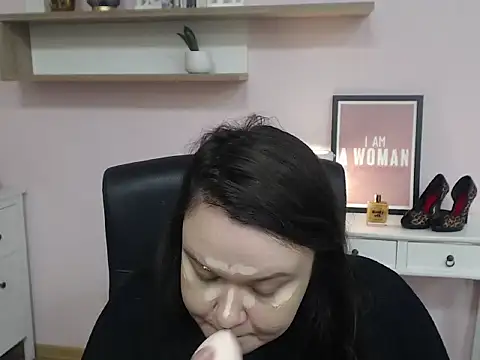 Snapshot of HollyDanceSoul chatting on February 2026 05:35:01 AM HollyDanceSoul online show from February 2026 05:35:01 AM