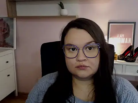 Snapshot of HollyDanceSoul chatting on February 2026 05:37:01 AM HollyDanceSoul online show from February 2026 05:37:01 AM