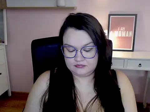 Snapshot of HollyDanceSoul chatting on March 2026 05:57:02 AM HollyDanceSoul online show from March 2026 05:57:02 AM