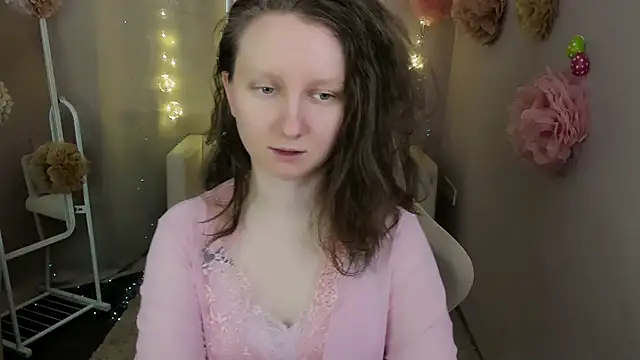 Snapshot of SunshineBlaze chatting on May 2026 05:48:02 AM SunshineBlaze online show from May 2026 05:48:02 AM