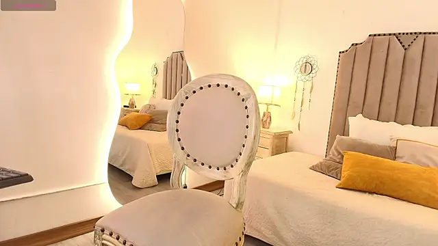 kimberly colle7 online show from April 2026 01:17:02 AM