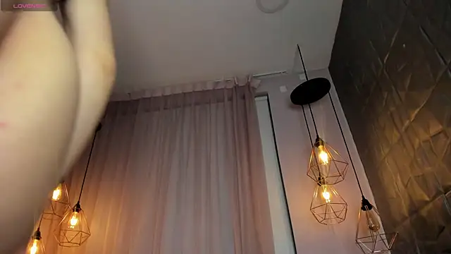 Snapshot of lizz_lunna chatting on January 2026 04:50:02 AM lizz lunna online show from January 2026 04:50:02 AM