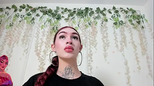 lizz lunna online show from July 2026 08:55:02 PM