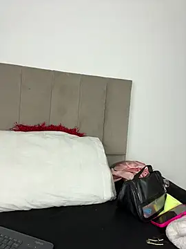 LeslyCooper1 online show from February 2026 07:19:02 PM