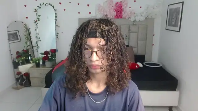 Snapshot of Axel_fox77 chatting on June 2026 01:50:02 AM Axel fox77 online show from June 2026 01:50:02 AM