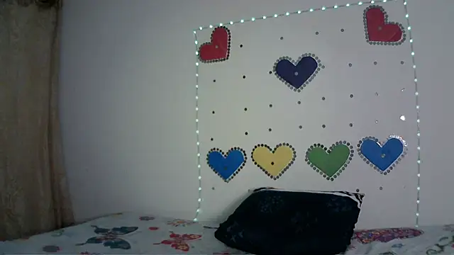 Mia Suarez7 online show from April 2026 01:22:02 PM