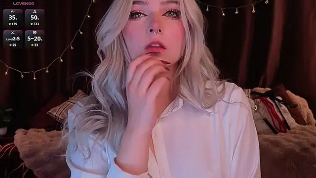 ShyniAlice online show from March 2026 05:24:01 AM