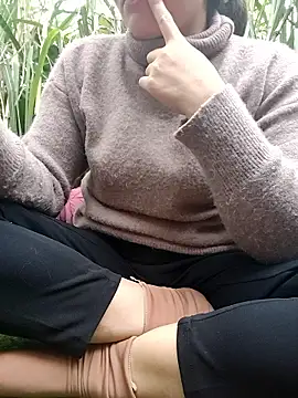 Snapshot of leona118 chatting on January 2026 10:06:01 AM leona118 online show from January 2026 10:06:01 AM