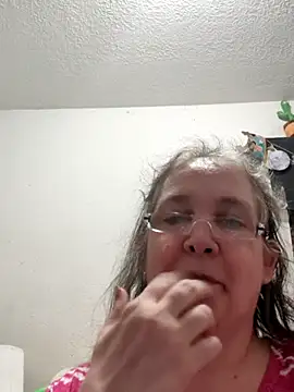 Snapshot of wetMoneybags chatting on January 2026 03:23:01 AM wetMoneybags online show from January 2026 03:23:01 AM