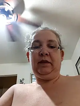 Snapshot of wetMoneybags chatting on January 2026 04:01:01 PM wetMoneybags online show from January 2026 04:01:01 PM