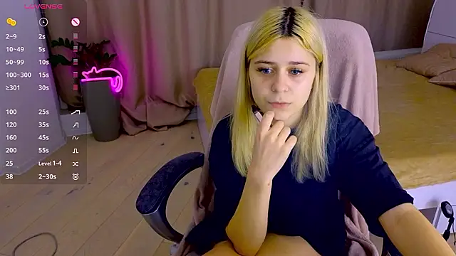 ApheliaStar online show from February 2026 04:56:01 PM