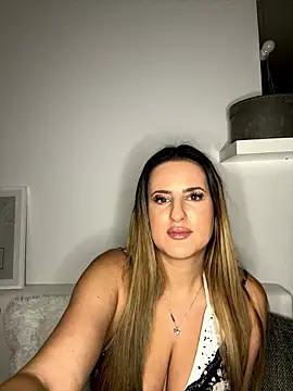 Snapshot of Liana-1 chatting on January 2026 05:27:01 PM Liana-1 online show from January 2026 05:27:01 PM