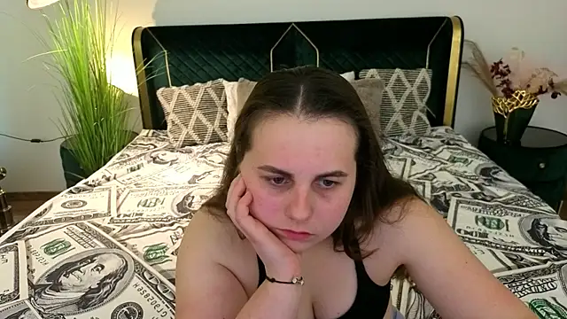 Snapshot of MikaFoxy chatting on April 2026 06:11:02 AM MikaFoxy online show from April 2026 06:11:02 AM